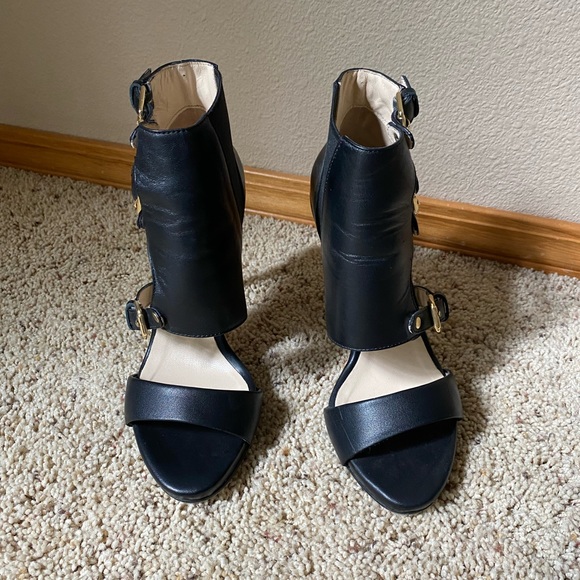 Gorgeous Leather heels shoes ๐ - Picture 8 of 13